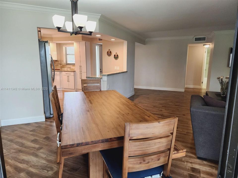 Recently Rented: $3,000 (2 beds, 2 baths, 1230 Square Feet)