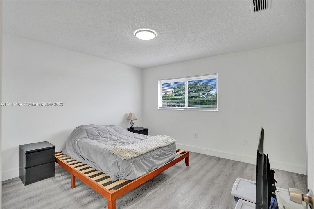 Vendido Recientemente: $499,000 (3 camas, 2 baños, 1678 Pies cuadrados)