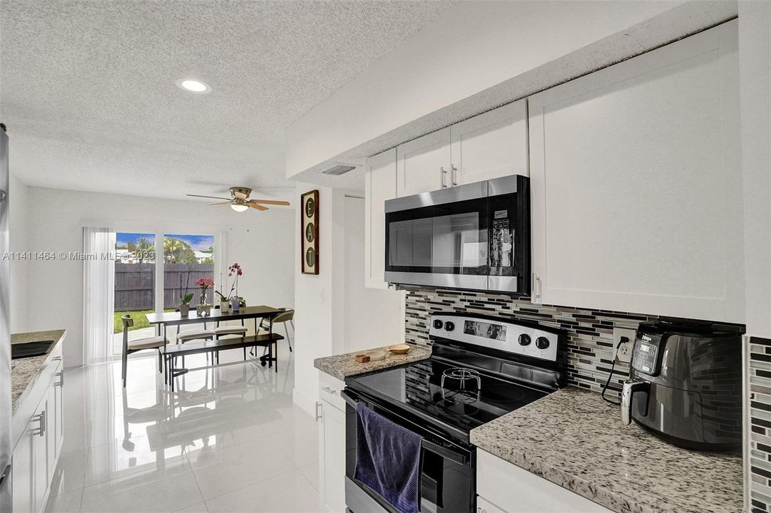 Vendido Recientemente: $499,000 (3 camas, 2 baños, 1678 Pies cuadrados)