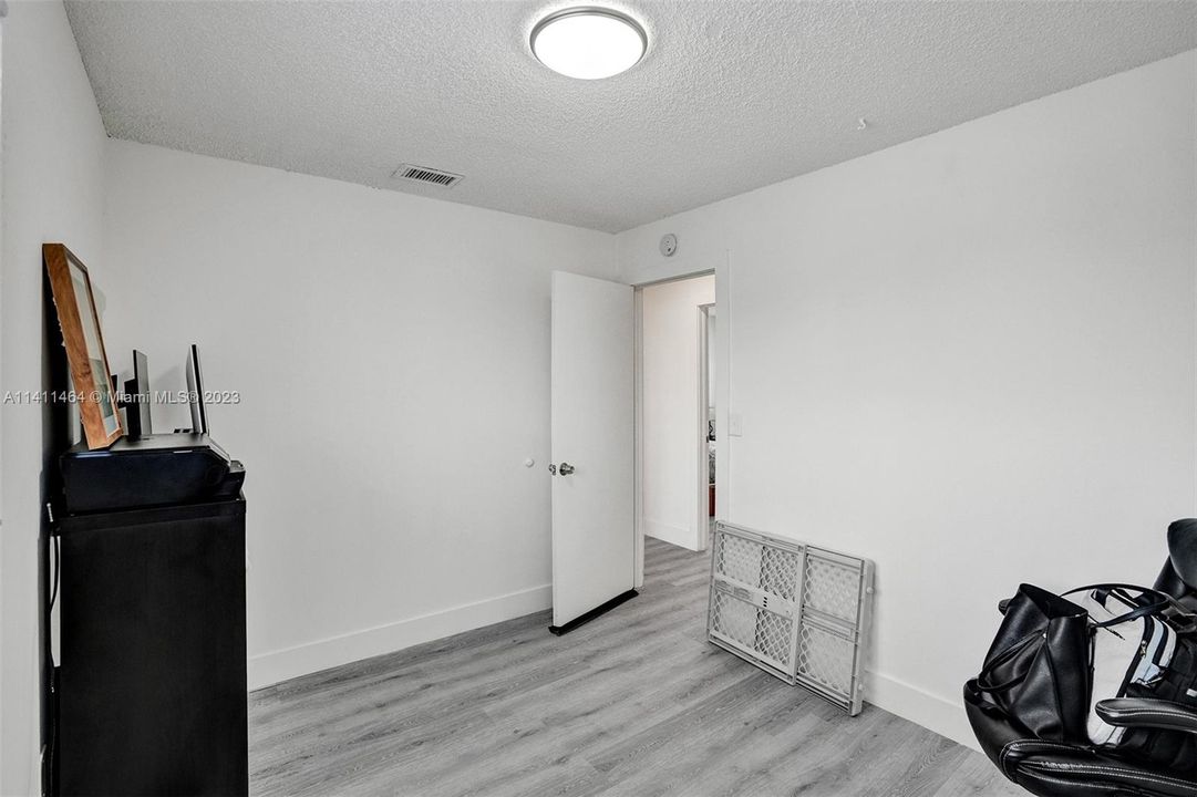 Vendido Recientemente: $499,000 (3 camas, 2 baños, 1678 Pies cuadrados)