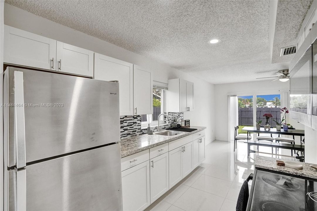 Vendido Recientemente: $499,000 (3 camas, 2 baños, 1678 Pies cuadrados)