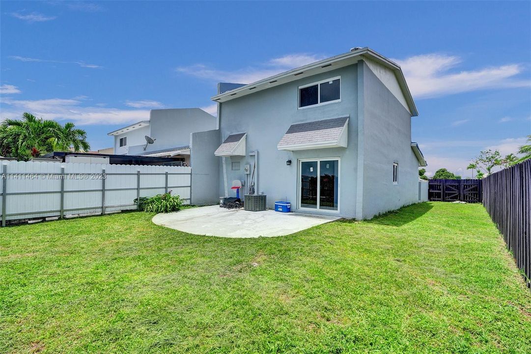 Vendido Recientemente: $499,000 (3 camas, 2 baños, 1678 Pies cuadrados)