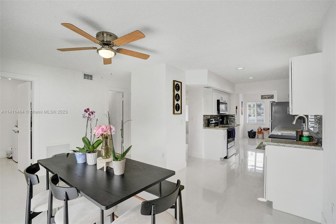 Vendido Recientemente: $499,000 (3 camas, 2 baños, 1678 Pies cuadrados)