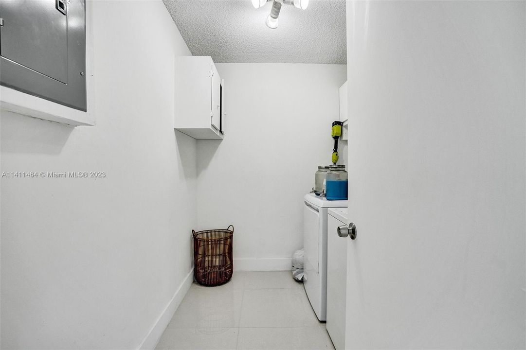 Vendido Recientemente: $499,000 (3 camas, 2 baños, 1678 Pies cuadrados)