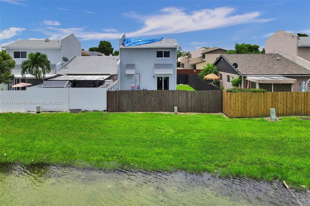 Vendido Recientemente: $499,000 (3 camas, 2 baños, 1678 Pies cuadrados)