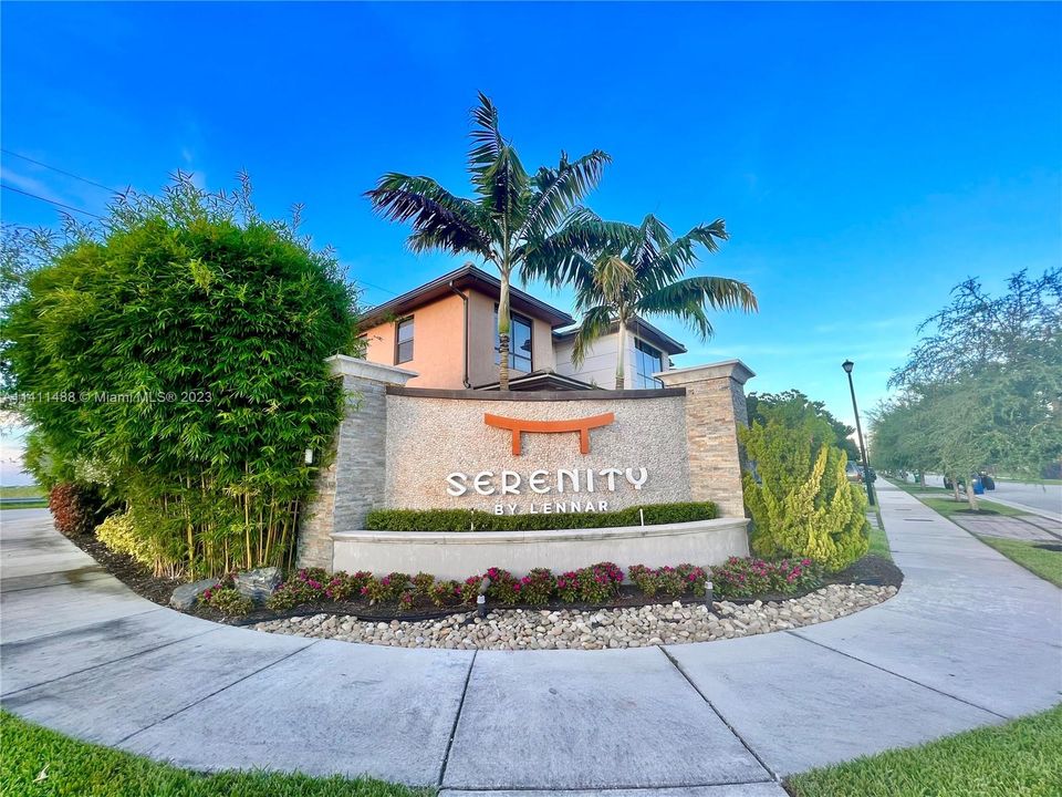 Recently Rented: $4,400 (3 beds, 2 baths, 1977 Square Feet)