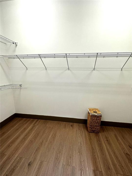 Recently Rented: $4,400 (3 beds, 2 baths, 1977 Square Feet)