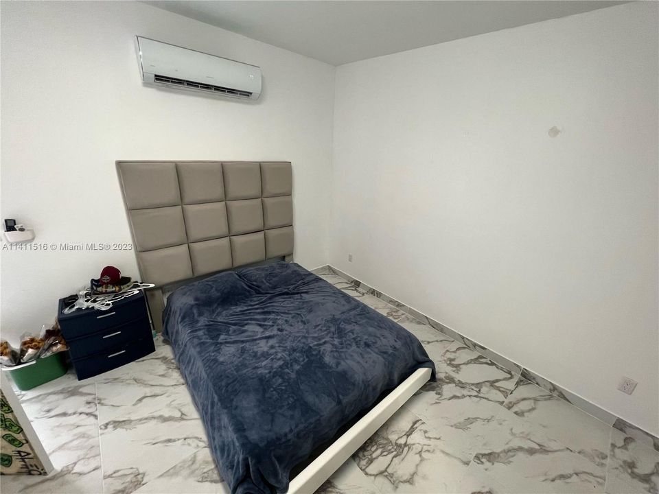 Recently Rented: $1,600 (1 beds, 1 baths, 400 Square Feet)