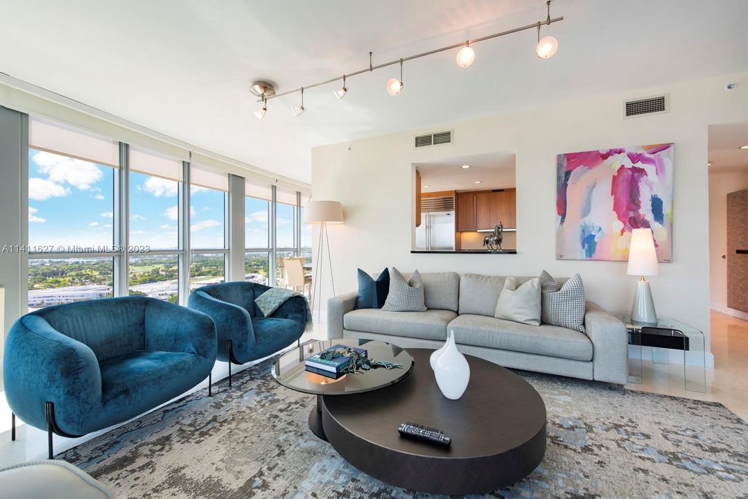 For Sale: $3,499,000 (2 beds, 2 baths, 1213 Square Feet)