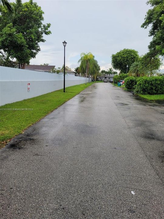 Recently Sold: $350,000 (3 beds, 1 baths, 1015 Square Feet)