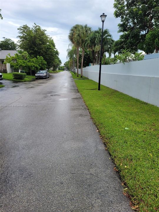 Recently Sold: $350,000 (3 beds, 1 baths, 1015 Square Feet)