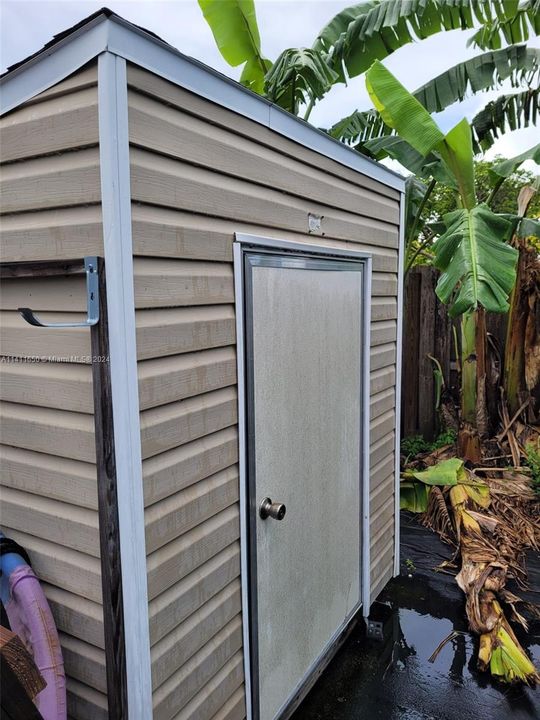 Recently Sold: $350,000 (3 beds, 1 baths, 1015 Square Feet)