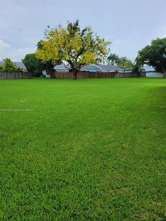 Recently Sold: $350,000 (3 beds, 1 baths, 1015 Square Feet)