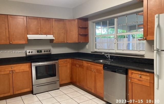 Recently Sold: $439,900 (3 beds, 2 baths, 1547 Square Feet)