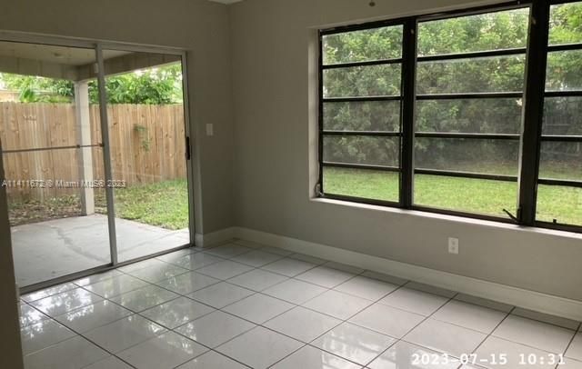 Recently Sold: $439,900 (3 beds, 2 baths, 1547 Square Feet)