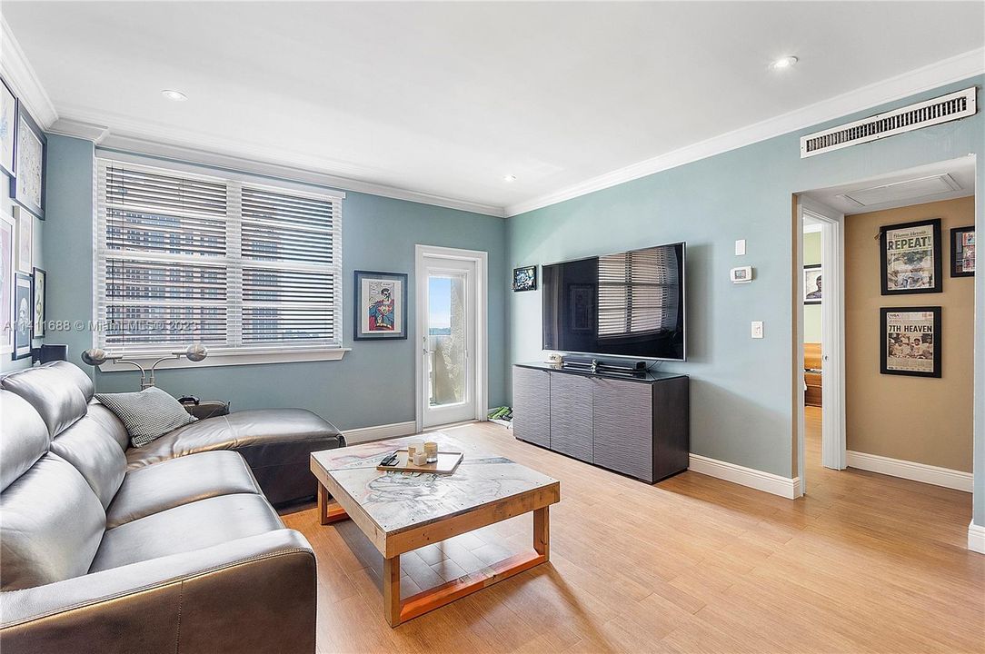 Vendido Recientemente: $565,000 (1 camas, 1 baños, 910 Pies cuadrados)