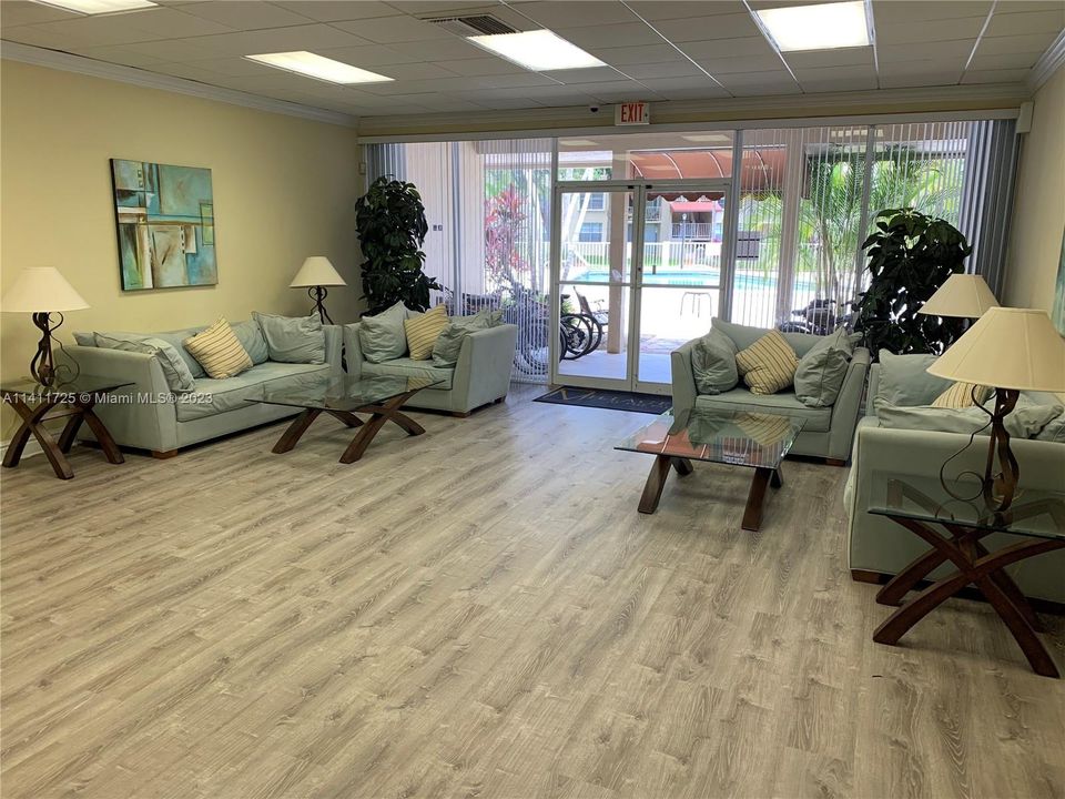 Recently Rented: $2,400 (2 beds, 1 baths, 1077 Square Feet)