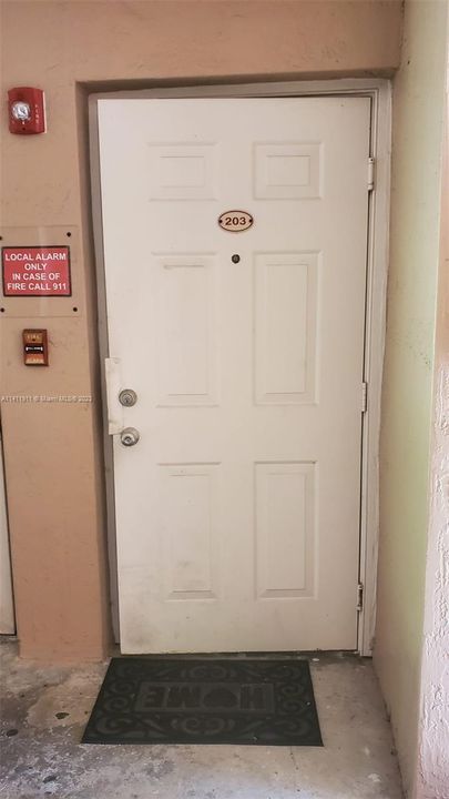 Recently Rented: $2,100 (2 beds, 2 baths, 942 Square Feet)