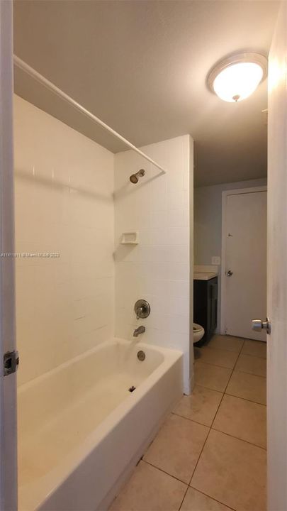 Recently Rented: $2,100 (2 beds, 2 baths, 942 Square Feet)