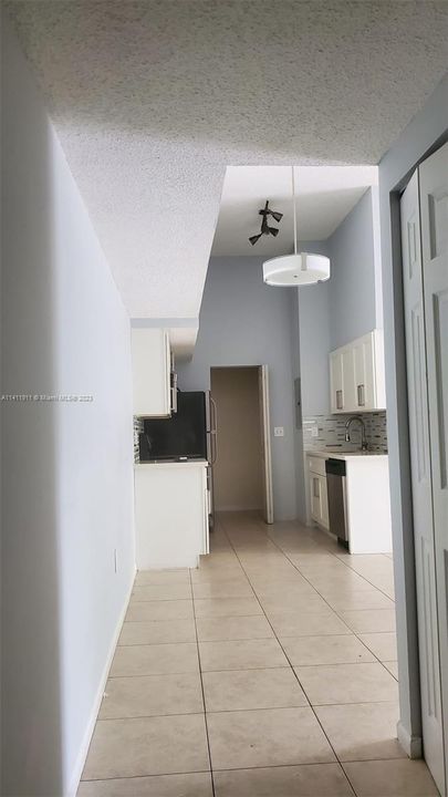 Recently Rented: $2,100 (2 beds, 2 baths, 942 Square Feet)