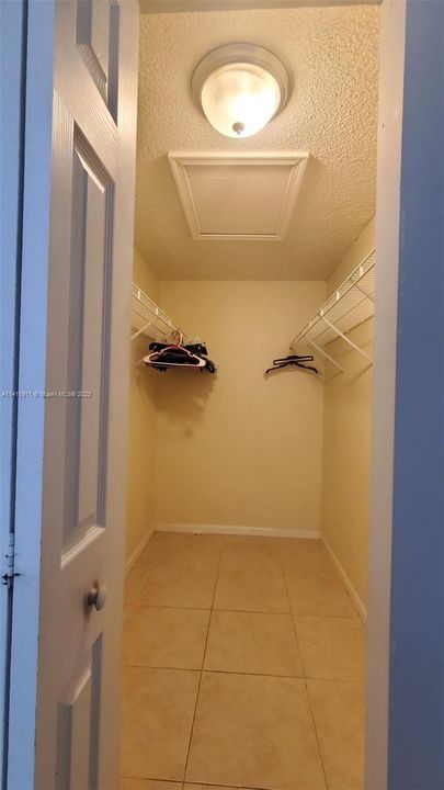 Recently Rented: $2,100 (2 beds, 2 baths, 942 Square Feet)