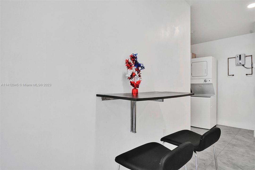 Recently Rented: $1,800 (1 beds, 1 baths, 600 Square Feet)