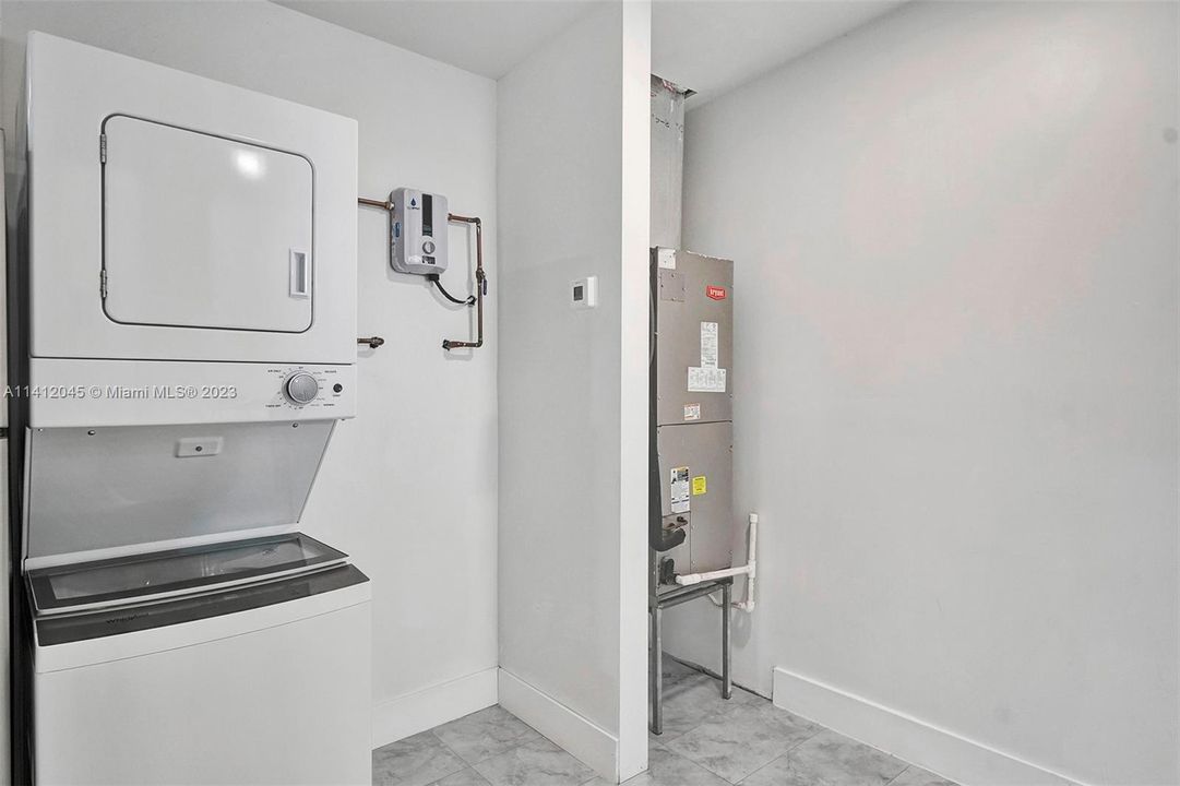 Recently Rented: $1,800 (1 beds, 1 baths, 600 Square Feet)