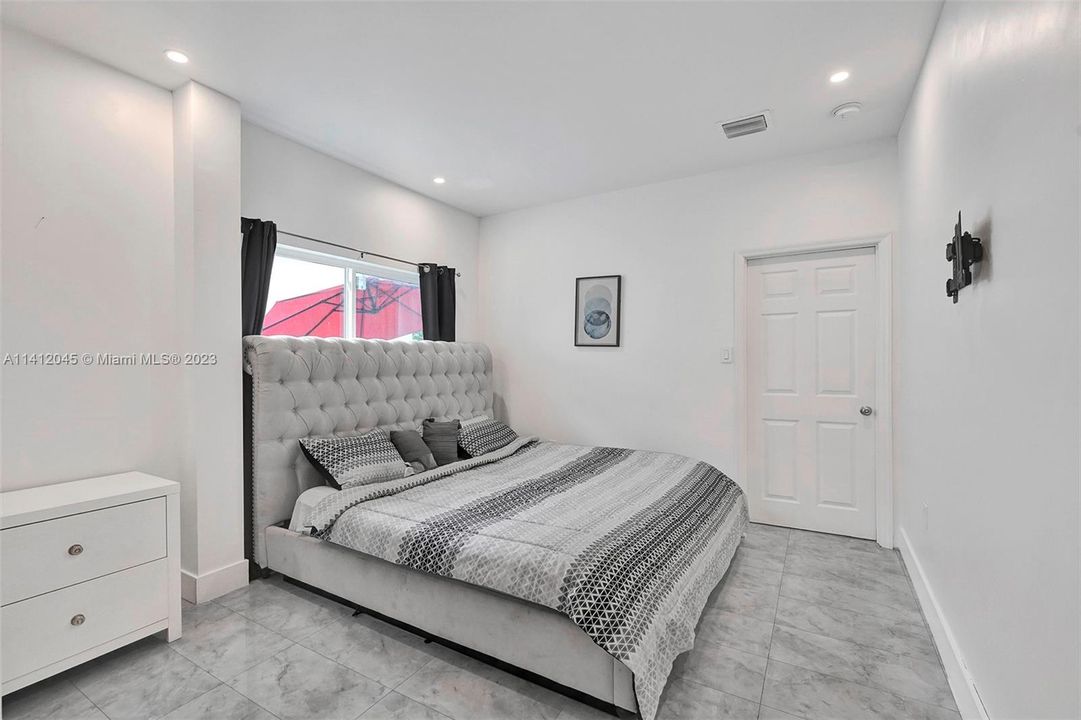 Recently Rented: $1,800 (1 beds, 1 baths, 600 Square Feet)