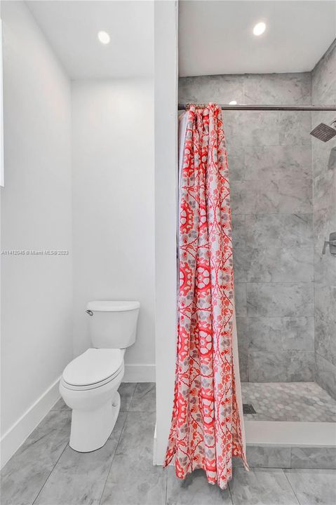 Recently Rented: $1,800 (1 beds, 1 baths, 600 Square Feet)