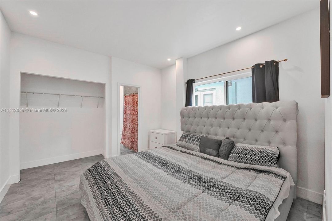 Recently Rented: $1,800 (1 beds, 1 baths, 600 Square Feet)