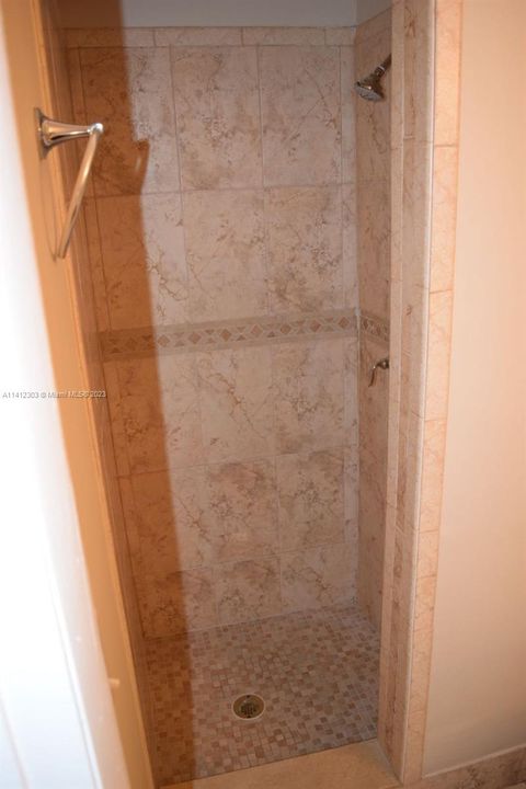 Recently Rented: $3,600 (3 beds, 3 baths, 1784 Square Feet)