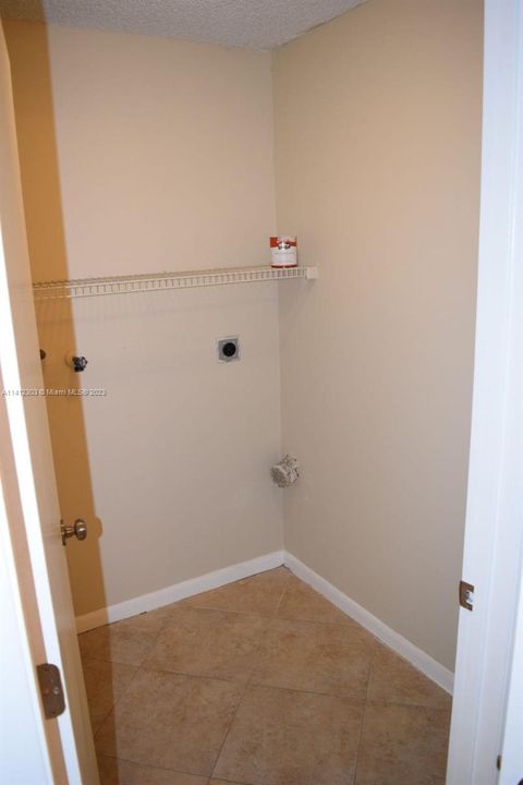 Recently Rented: $3,600 (3 beds, 3 baths, 1784 Square Feet)