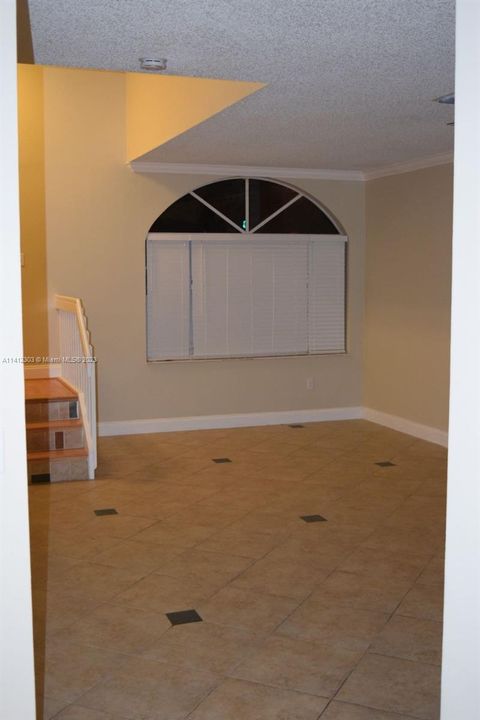 Recently Rented: $3,600 (3 beds, 3 baths, 1784 Square Feet)