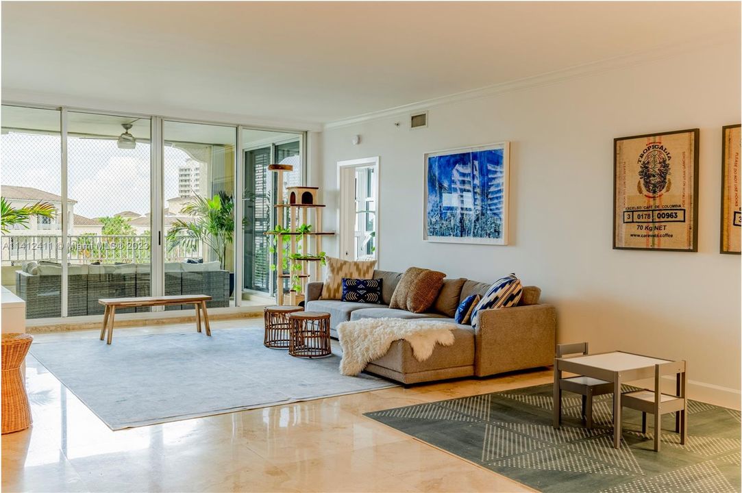 Recently Sold: $2,450,000 (3 beds, 3 baths, 2174 Square Feet)