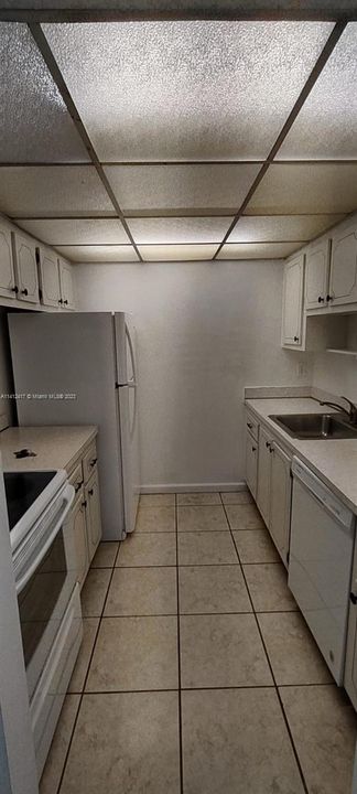 Recently Rented: $2,400 (2 beds, 2 baths, 906 Square Feet)