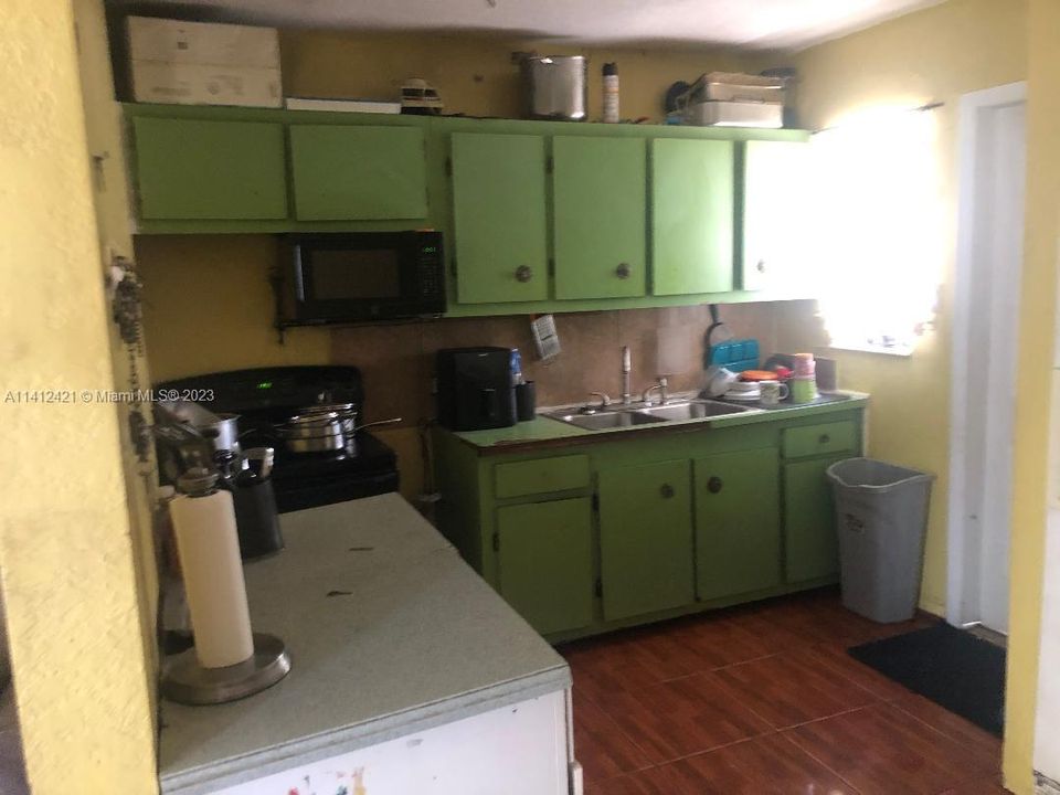 Recently Sold: $310,000 (2 beds, 1 baths, 800 Square Feet)