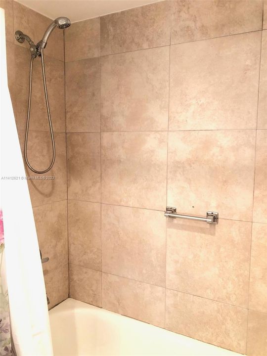 Recently Rented: $2,150 (1 beds, 1 baths, 825 Square Feet)