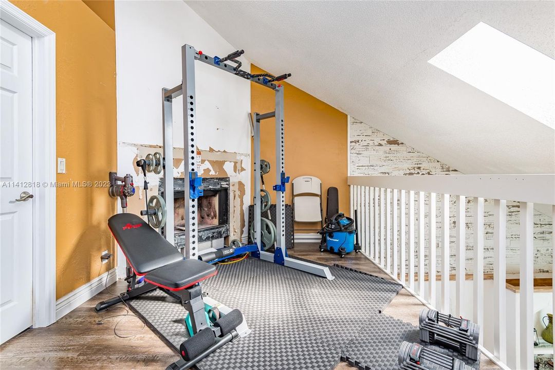 Recently Sold: $349,000 (3 beds, 2 baths, 1427 Square Feet)