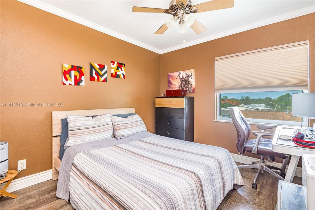 Recently Sold: $349,000 (3 beds, 2 baths, 1427 Square Feet)