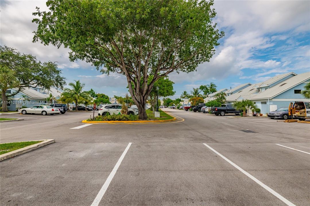 Recently Sold: $349,000 (3 beds, 2 baths, 1427 Square Feet)