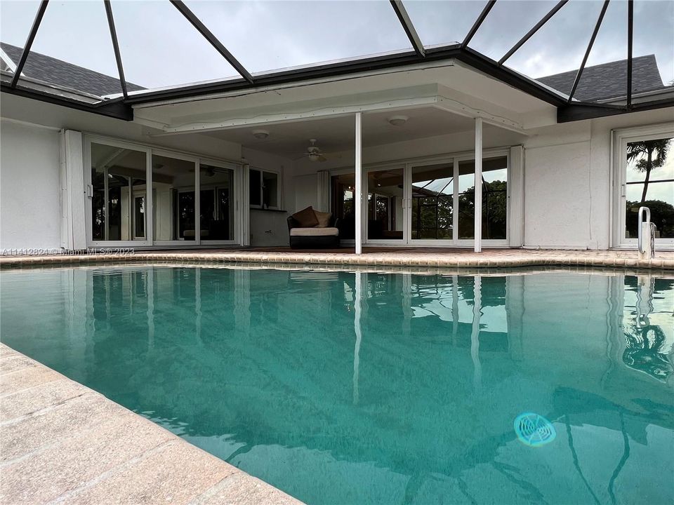 Recently Sold: $680,000 (4 beds, 3 baths, 2392 Square Feet)