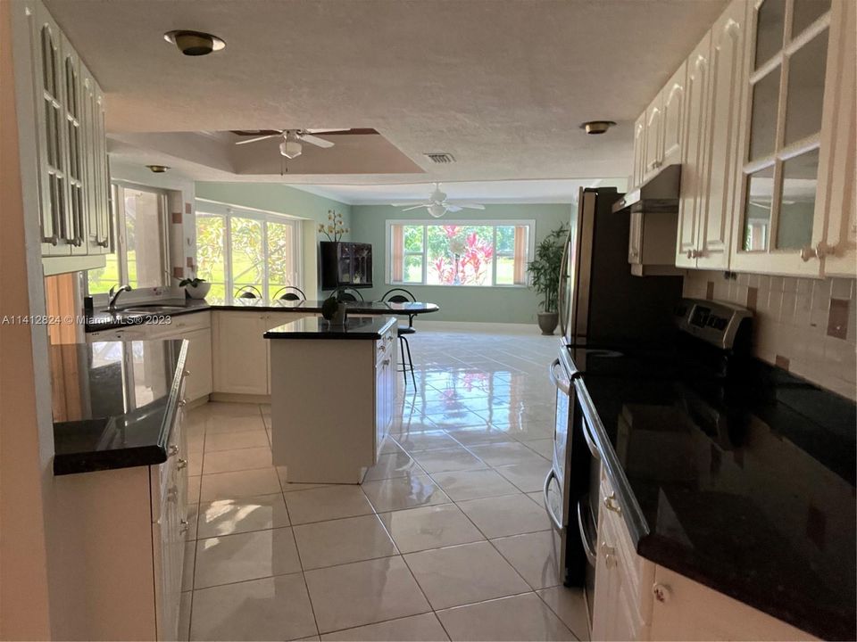 Recently Sold: $680,000 (4 beds, 3 baths, 2392 Square Feet)