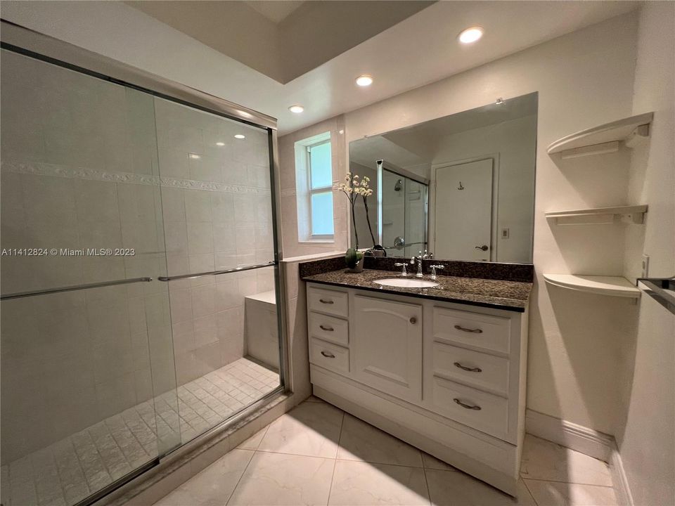 Recently Sold: $680,000 (4 beds, 3 baths, 2392 Square Feet)