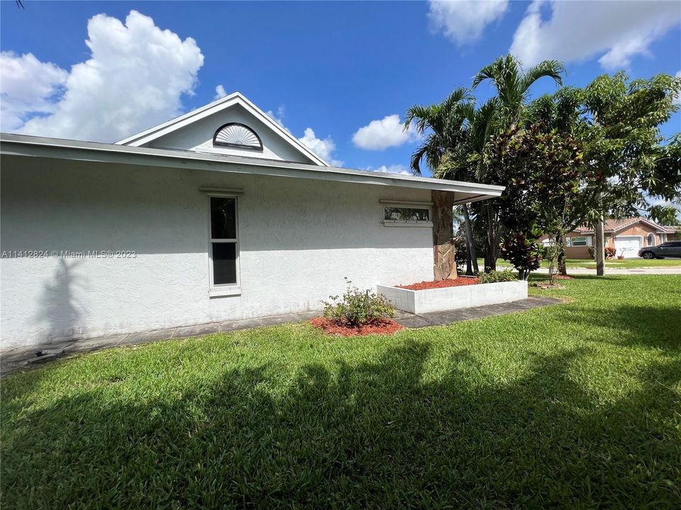 Recently Sold: $680,000 (4 beds, 3 baths, 2392 Square Feet)