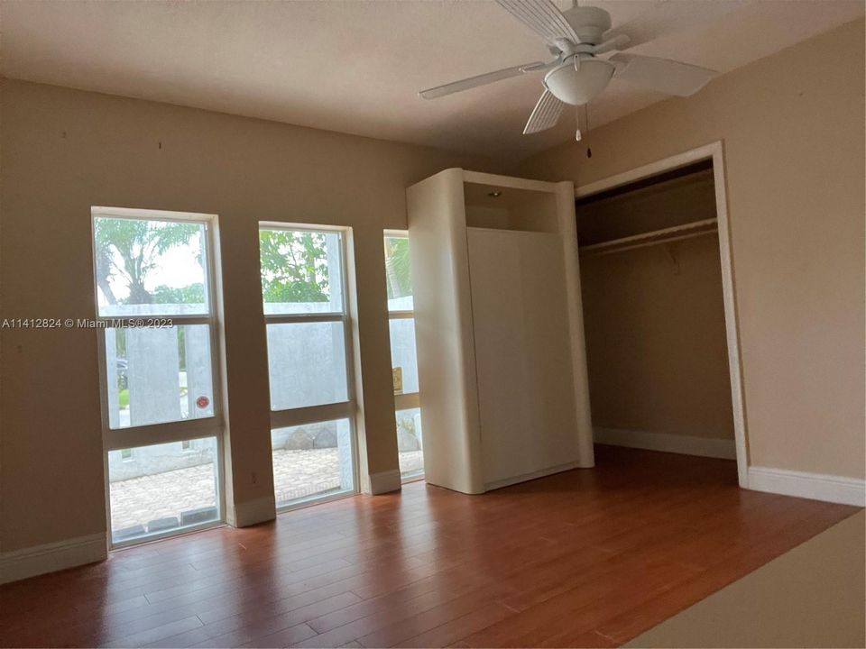 Recently Sold: $680,000 (4 beds, 3 baths, 2392 Square Feet)