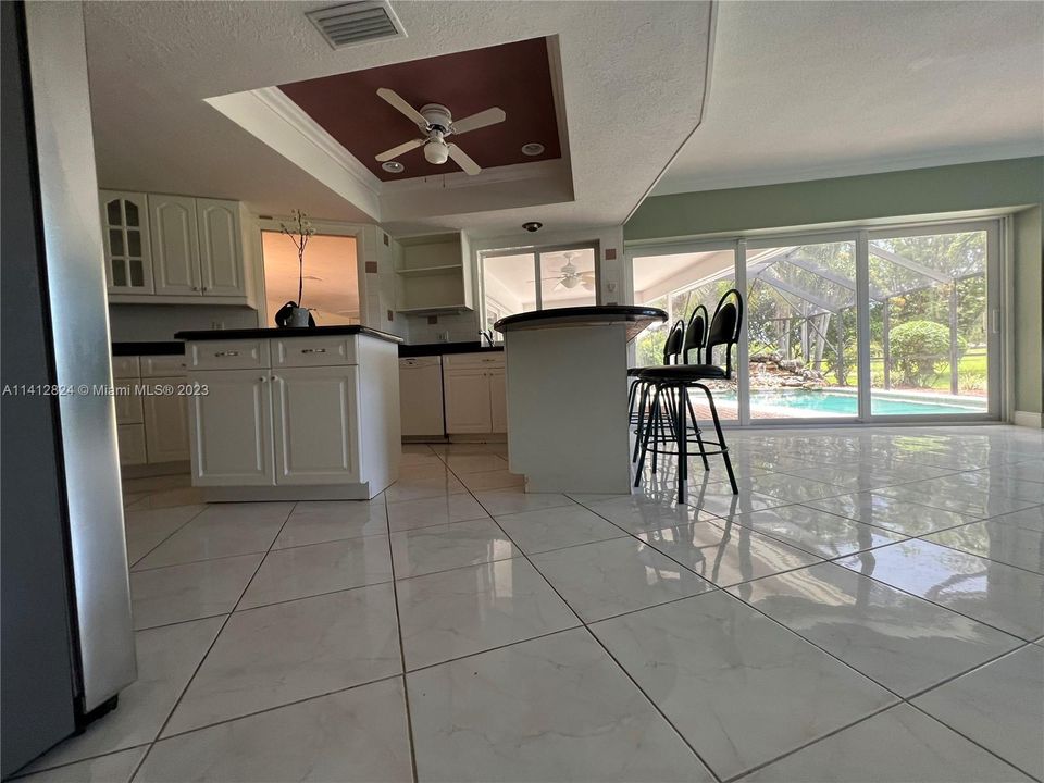 Recently Sold: $680,000 (4 beds, 3 baths, 2392 Square Feet)