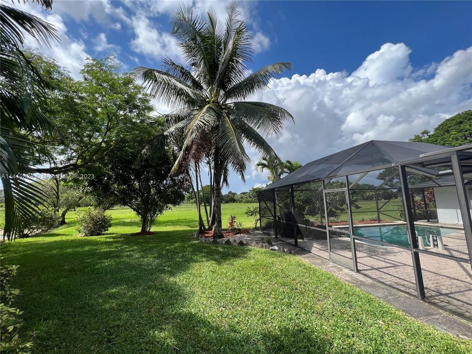 Recently Sold: $680,000 (4 beds, 3 baths, 2392 Square Feet)