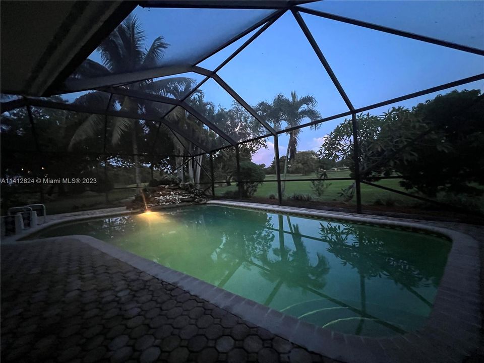 Recently Sold: $680,000 (4 beds, 3 baths, 2392 Square Feet)