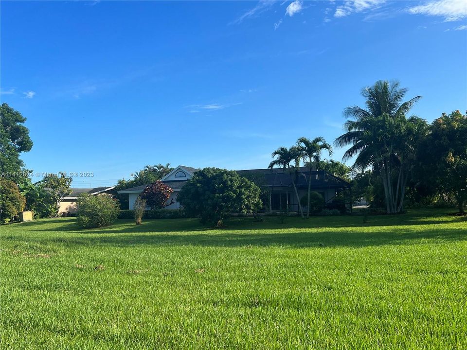 Recently Sold: $680,000 (4 beds, 3 baths, 2392 Square Feet)