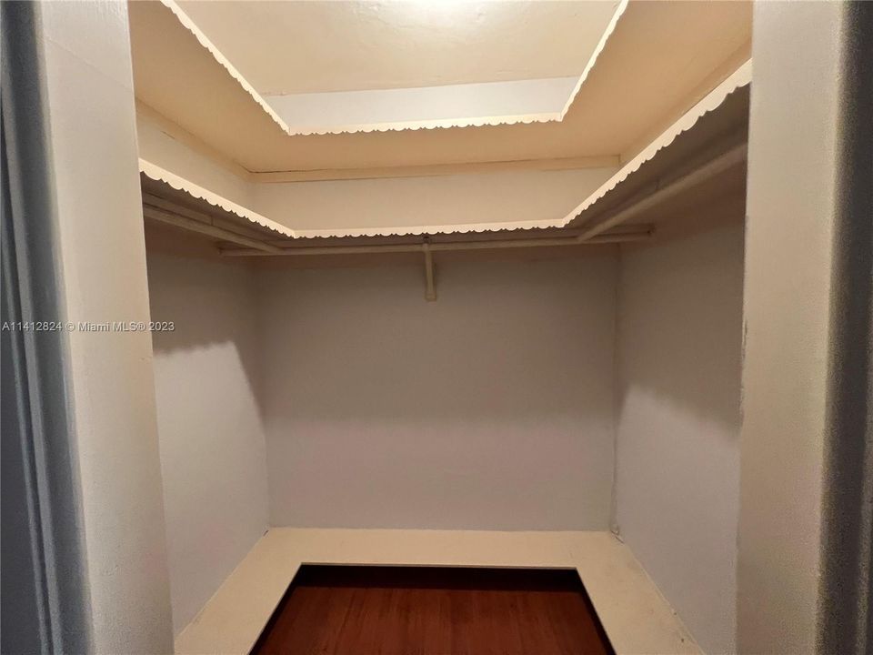 Recently Sold: $680,000 (4 beds, 3 baths, 2392 Square Feet)